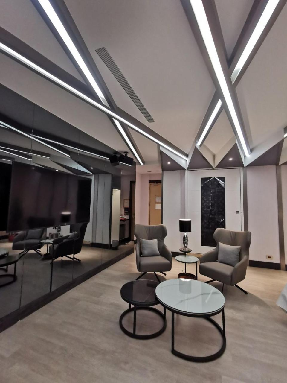 Seasons Boutique Motel Гаосюн Экстерьер фото