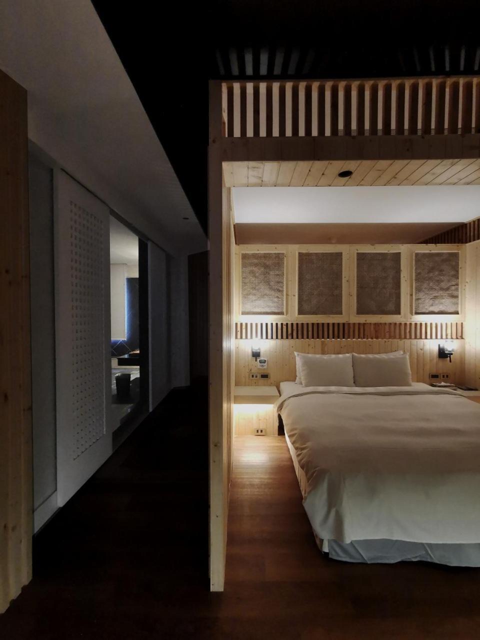 Seasons Boutique Motel Гаосюн Экстерьер фото