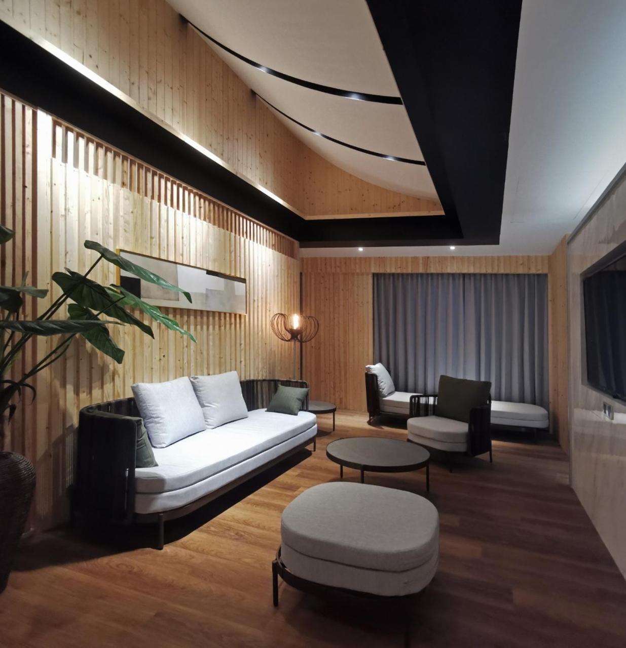 Seasons Boutique Motel Гаосюн Экстерьер фото