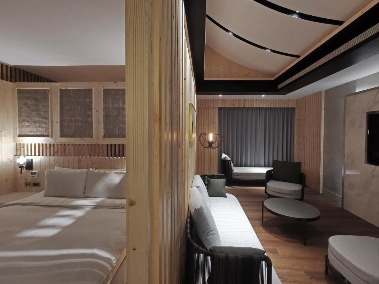 Seasons Boutique Motel Гаосюн Экстерьер фото