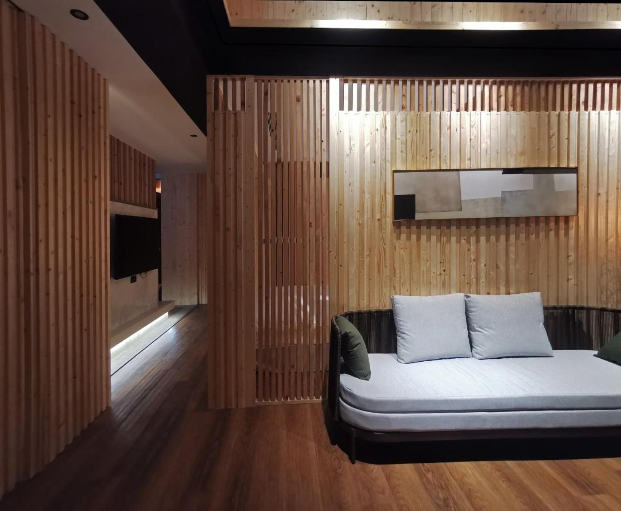 Seasons Boutique Motel Гаосюн Экстерьер фото