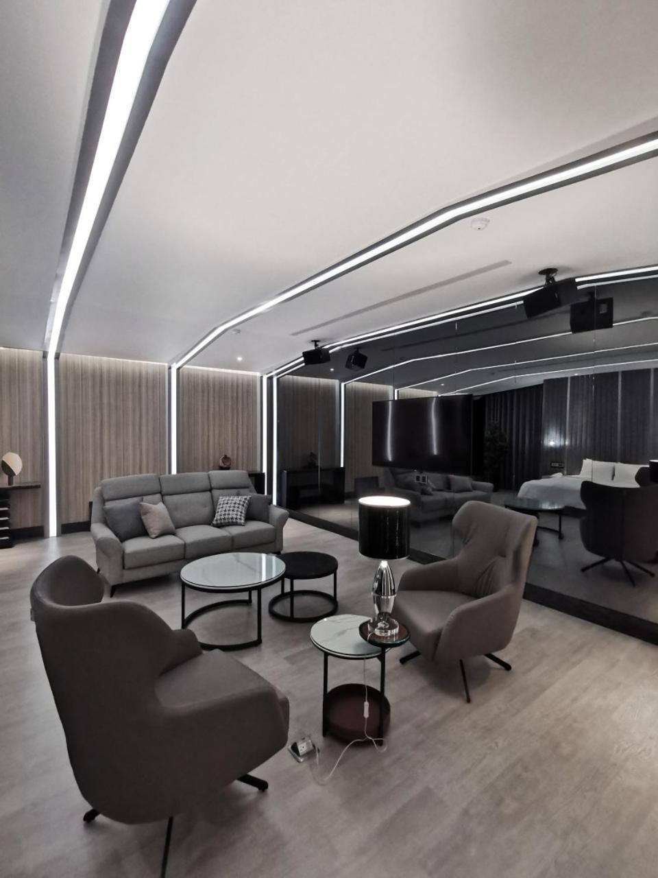Seasons Boutique Motel Гаосюн Экстерьер фото