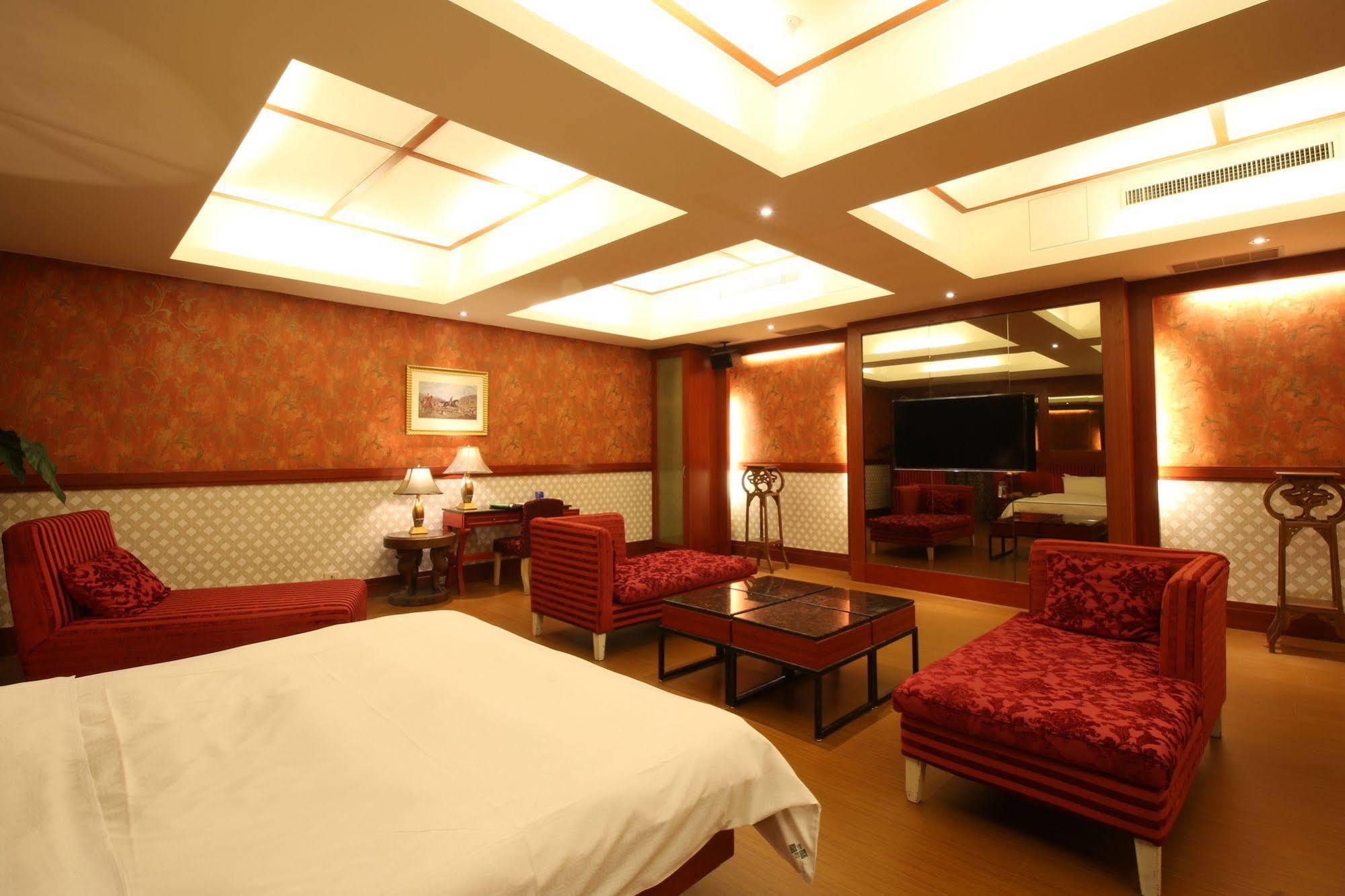 Seasons Boutique Motel Гаосюн Экстерьер фото