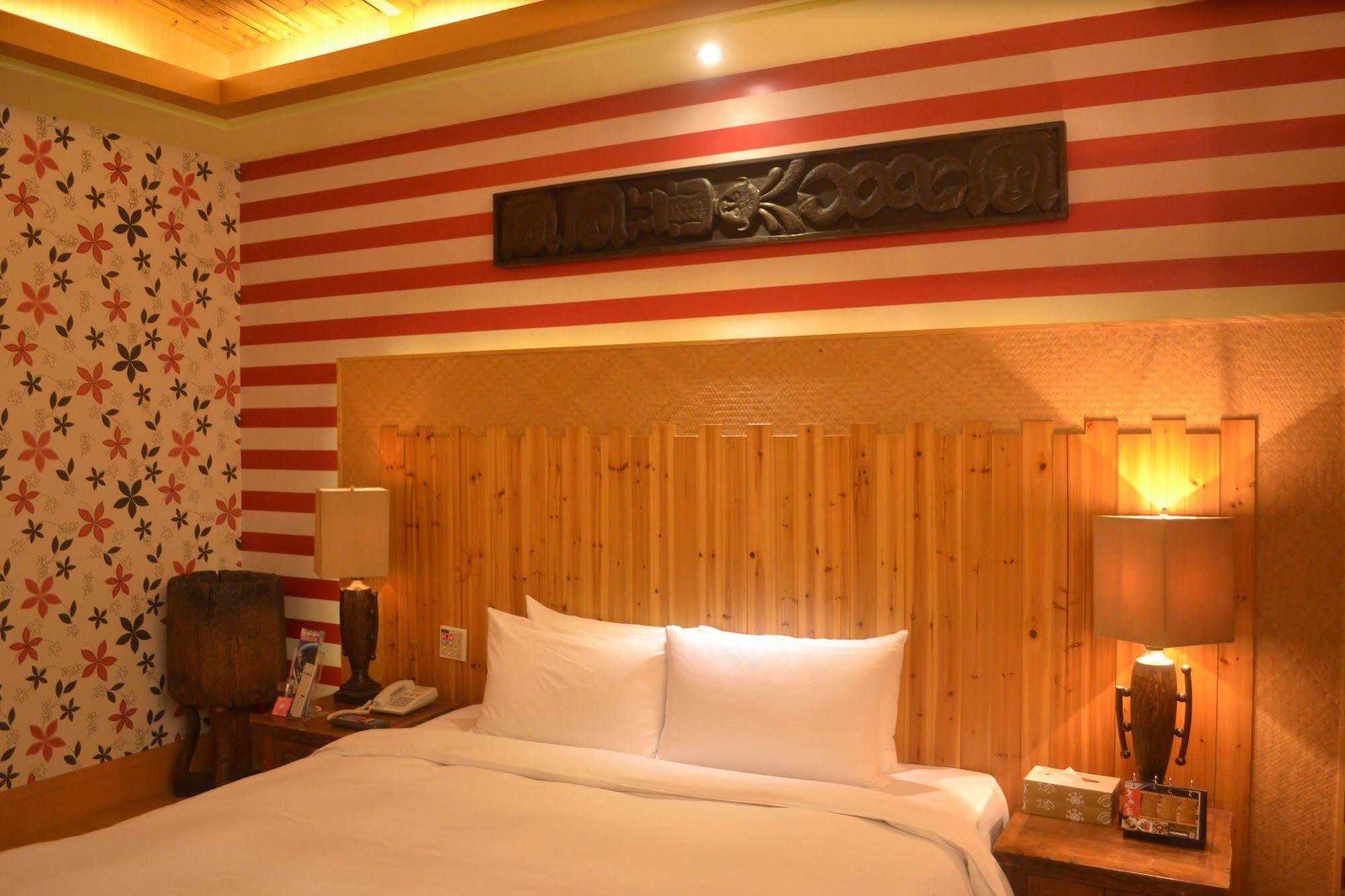 Seasons Boutique Motel Гаосюн Экстерьер фото